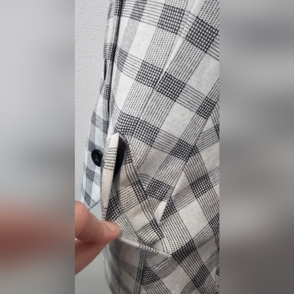 Cabi #5292 Valentina Plaid Black Gray Notch Collar Blazer Jacket Size 0 - Picture 3 of 16